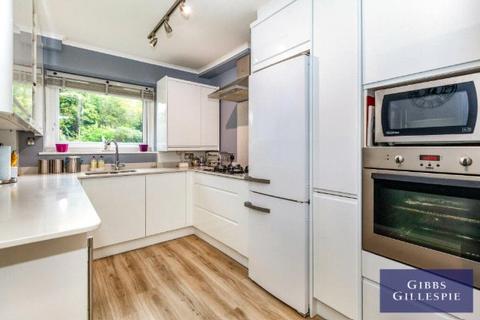 undefined, Larchmoor Park, Gerrards Cross Road, Stoke Poges, SL2