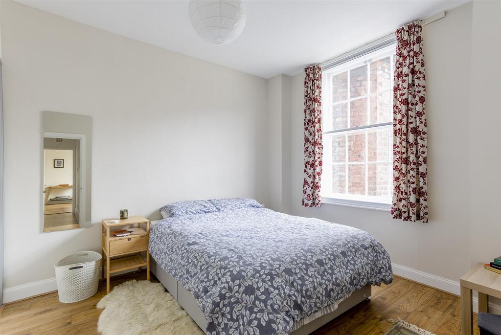 10 Buckingham Court 2.jpg