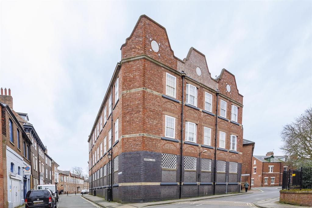 10 Buckingham Court 23.jpg