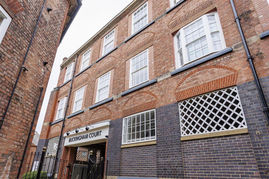 10 Buckingham Court 19.jpg