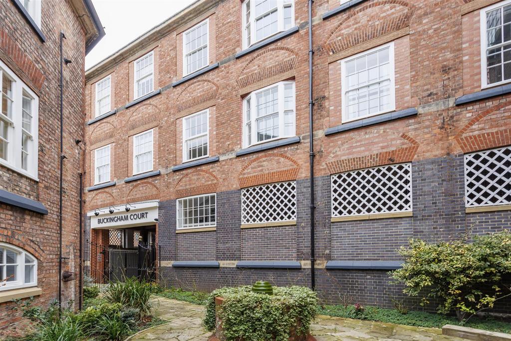 10 Buckingham Court 20.jpg