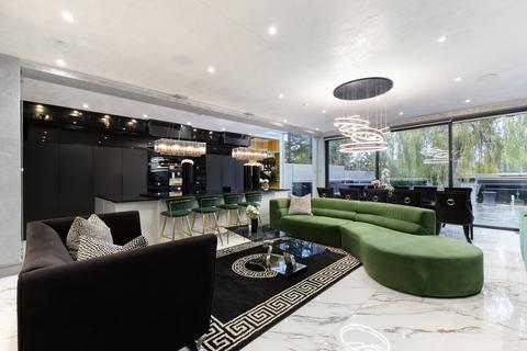 undefined, Waggon Road Barnet EN4