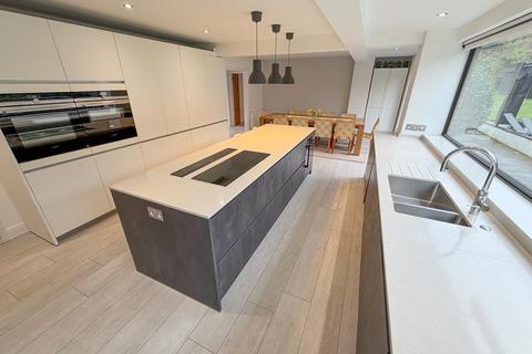 5 bedroom detached house for sale, Walton Drive, Ascot