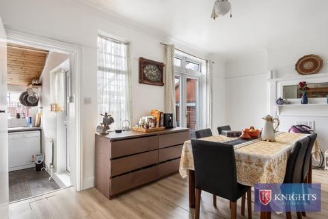 3 bedroom house for sale, Parkstone Avenue, London, N18