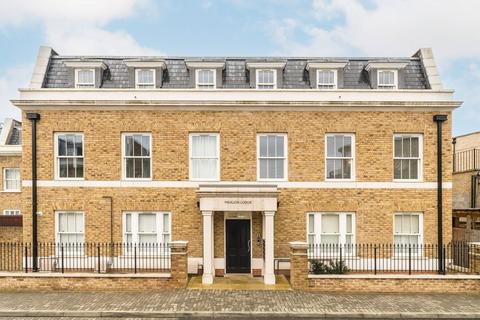 1 bedroom flat for sale, Bowling Green Square, London SW12