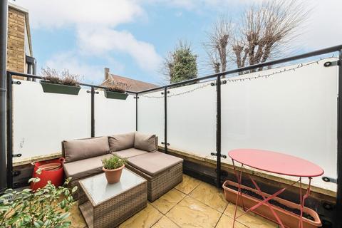 1 bedroom flat for sale, Bowling Green Square, London SW12