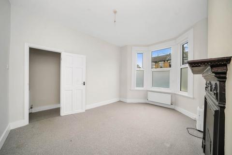 2 bedroom flat for sale, Twickenham Road, London,E11