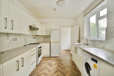 undefined, Hollybush Hill, London, E11