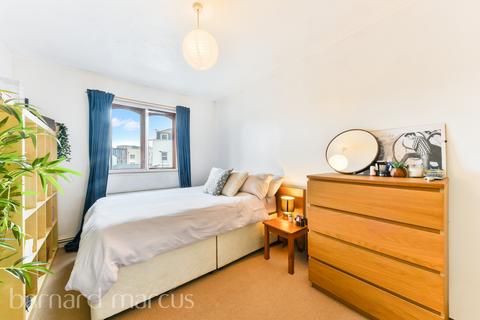 2 bedroom flat to rent, Clapham Road, London