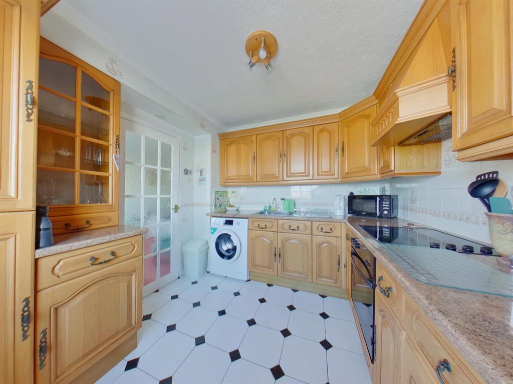 Kitchen (11).jpg