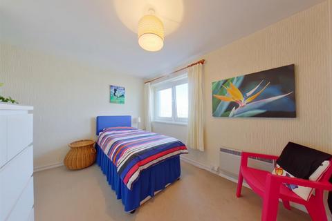 2 bedroom flat to rent, Trinity Green, Gosport PO12