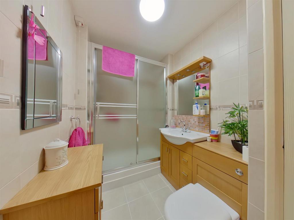 Shower Room.jpg
