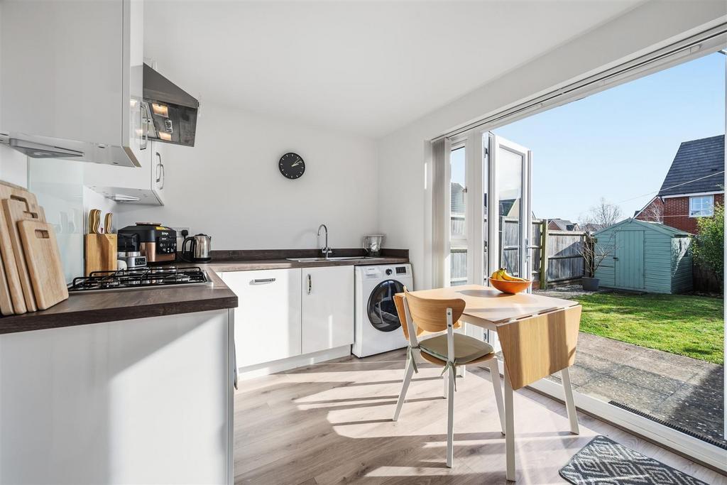 Kitchen-Diner to garden.jpg