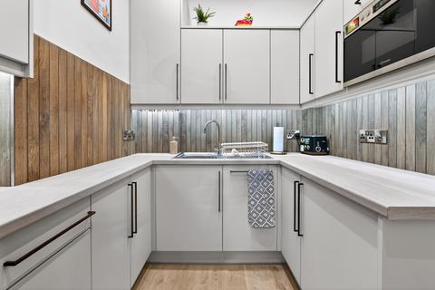 2 bedroom flat for sale, 3 6 Comely Bank Road, Stockbridge, EH4 1DR