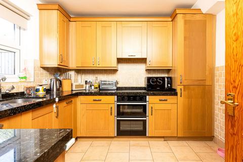 2 bedroom end of terrace house for sale, 1 Mahara Mews
