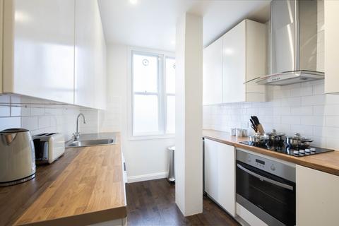 3 bedroom apartment to rent, Hill Street, London, W1J