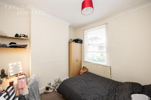6 bedroom terraced house to rent, Viaduct Road, Brighton