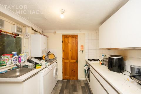 6 bedroom terraced house to rent, Viaduct Road, Brighton