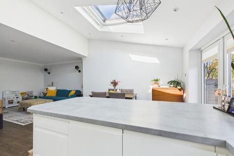 undefined, Rosslyn Crescent, Luton LU3
