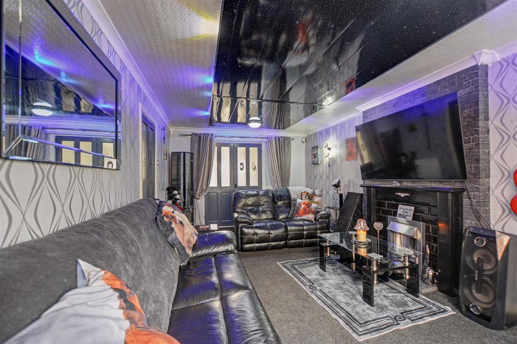 Lounge 1.jpeg