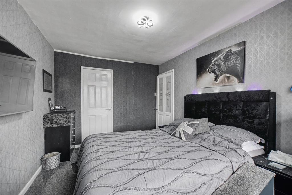 Bedroom 1 2.jpeg