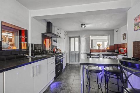 3 bedroom end of terrace house for sale, Crawford Avenue, Stapleford, Nottingham