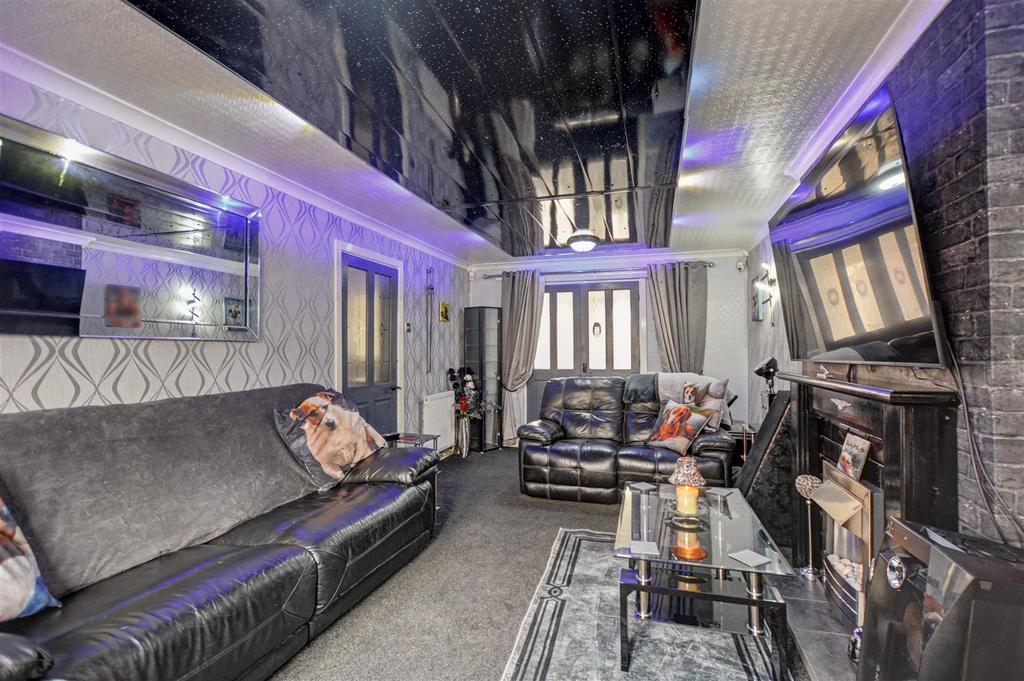 Lounge 2.jpeg