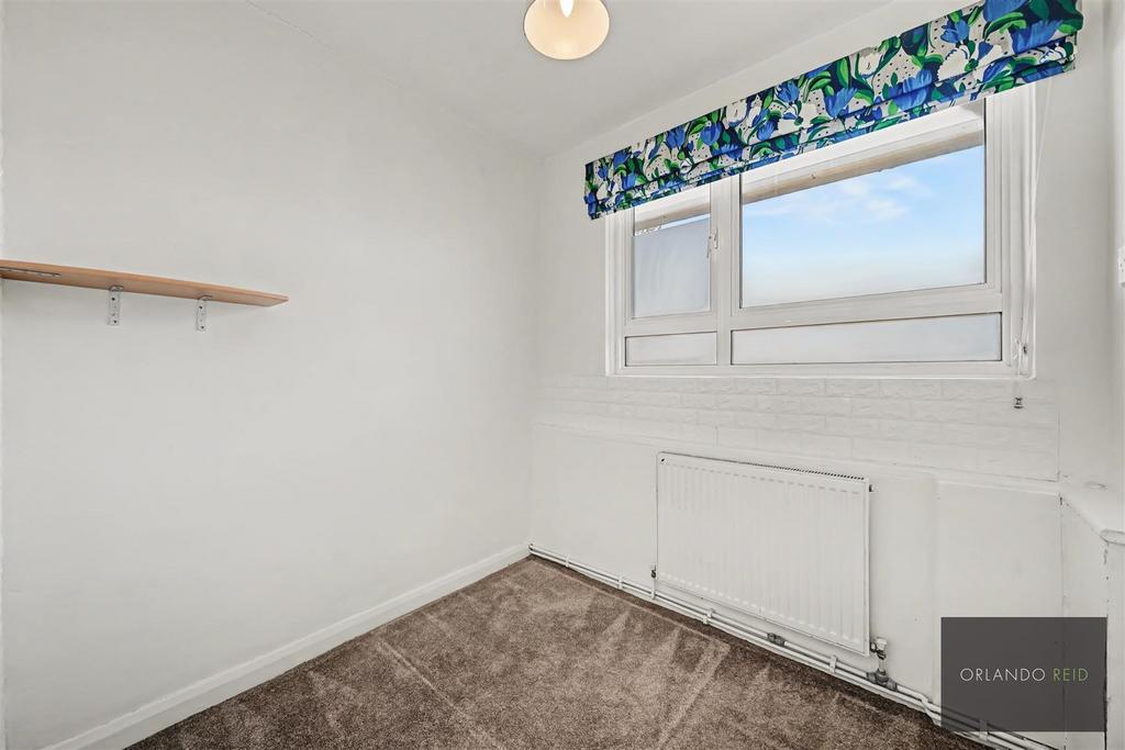 Flat 30, 6 Sharp House SW8 3 BT-10.jpg