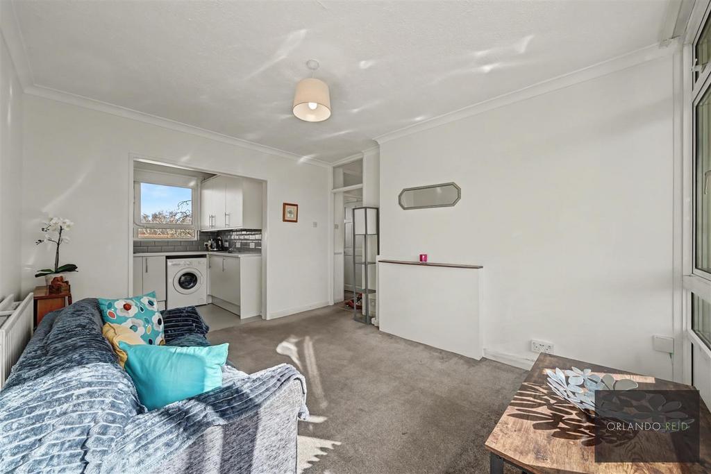 Flat 30, 6 Sharp House SW8 3 BT-2.jpg