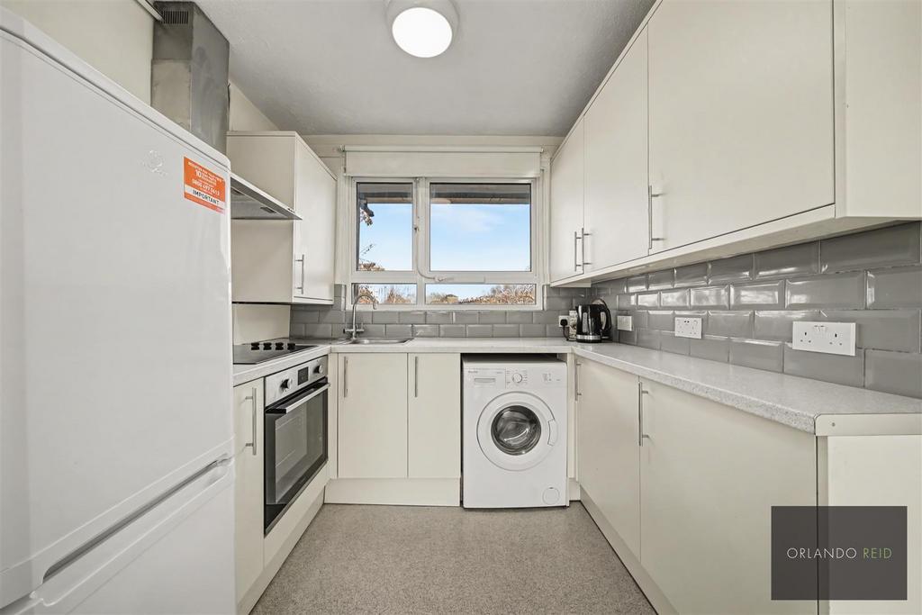 Flat 30, 6 Sharp House SW8 3 BT-9.jpg