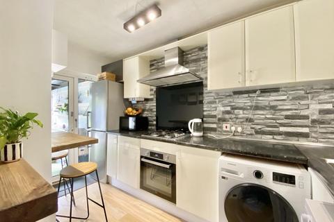 2 bedroom maisonette for sale, Barnard Gardens, Hayes