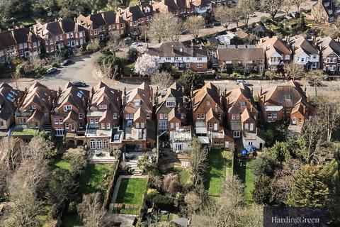 3 bedroom flat for sale, Exeter Road, London, NW2