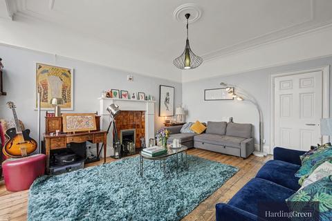 3 bedroom flat for sale, Exeter Road, London, NW2