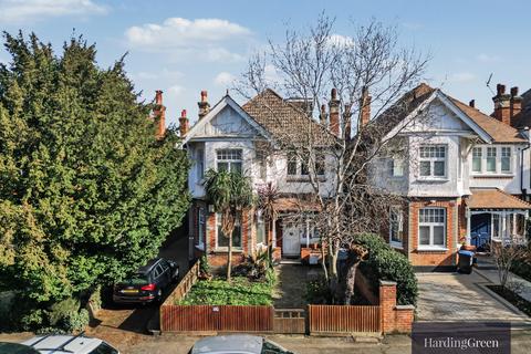 3 bedroom flat for sale, Exeter Road, London, NW2