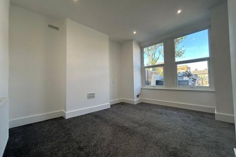 2 bedroom flat for sale, Brownhill Road, Catford, London, SE6
