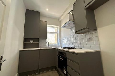 2 bedroom flat for sale, Brownhill Road, Catford, London, SE6