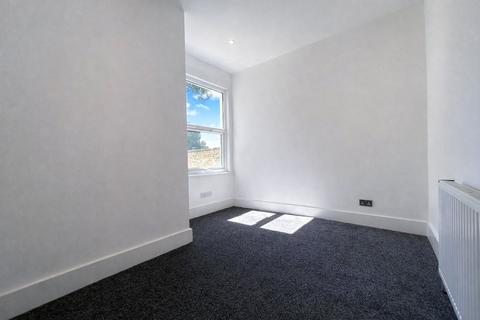 2 bedroom flat for sale, Brownhill Road, Catford, London, SE6