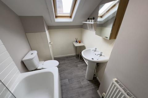 undefined, Catharine Street, L8 7NE,
