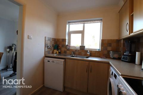 3 bedroom terraced house to rent, Oak Green, Abbots Langley