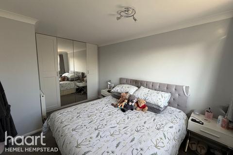 3 bedroom terraced house to rent, Oak Green, Abbots Langley