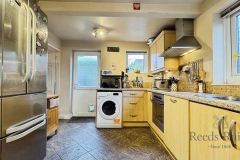 3 bedroom semi-detached house for sale, Larch Grove, Preston PR5