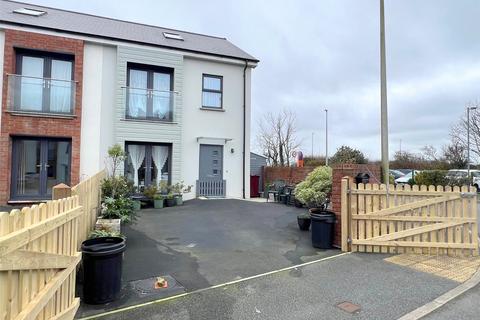 3 bedroom semi-detached house for sale, Hayston View, Haverfordwest SA62