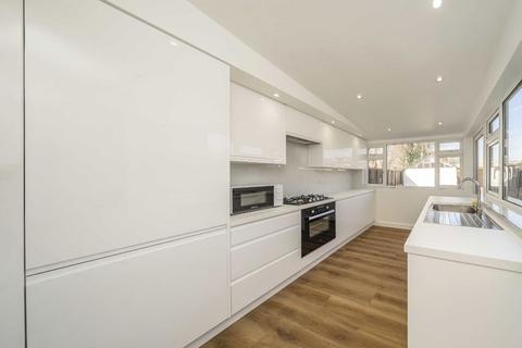 undefined, Hounslow Road, Feltham TW13