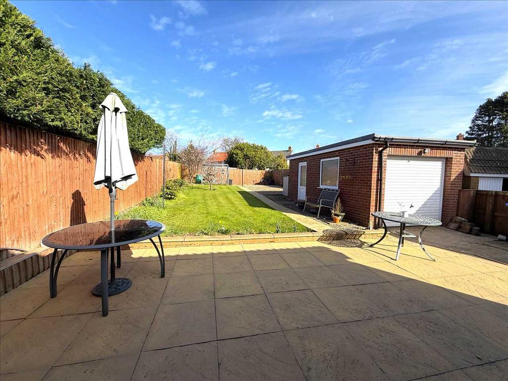 Detached Garage