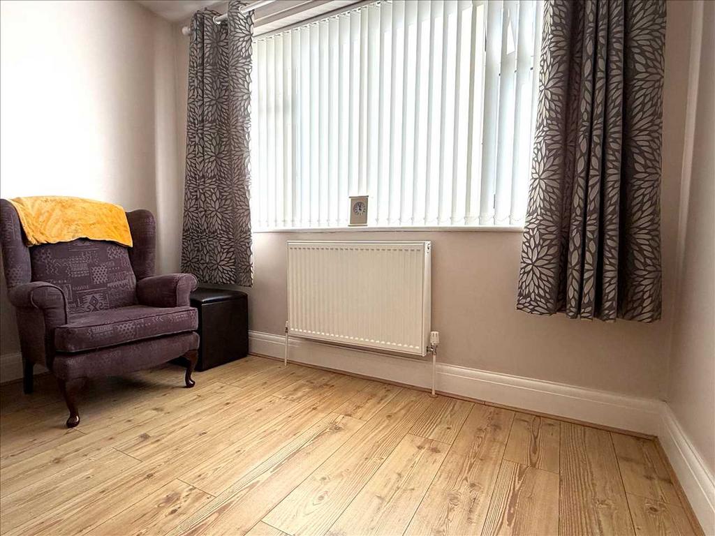 Bedroom (front)
