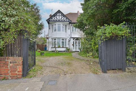 Roxborough Avenue, Harrow on the Hill, Harrow, HA1