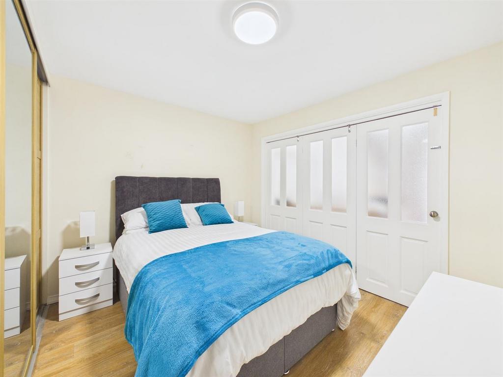Bedroom: