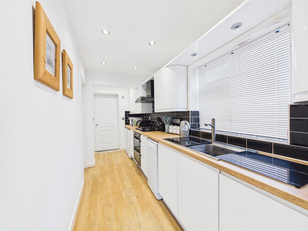 Kitchen: