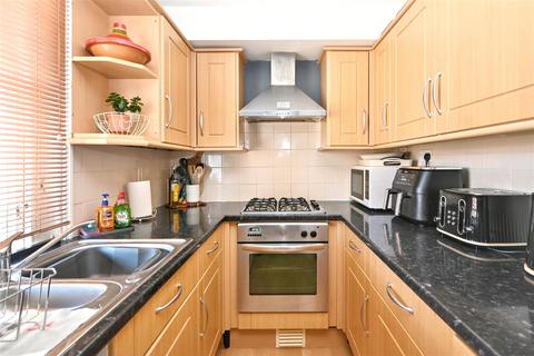 2 bedroom flat for sale, Upperton Gardens, Eastbourne