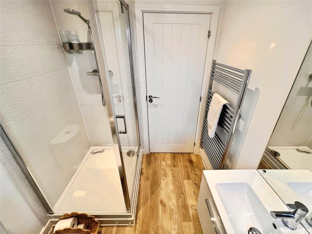 En Suite Shower WC